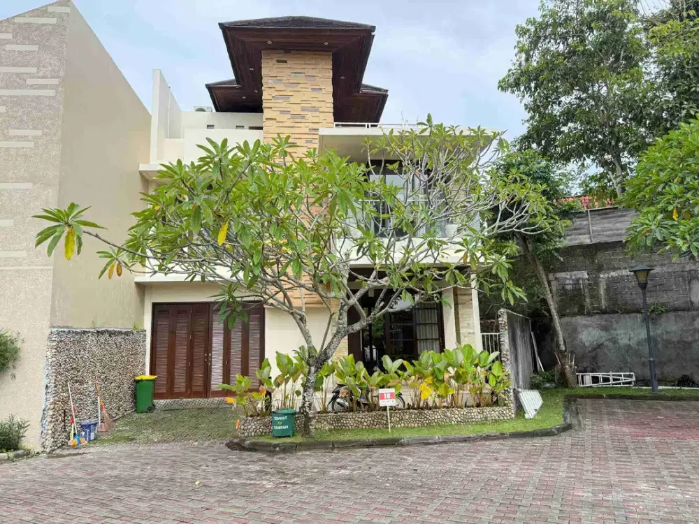 Villa Mewah 3 Lantai di Kawasan Eksklusif Jimbaran