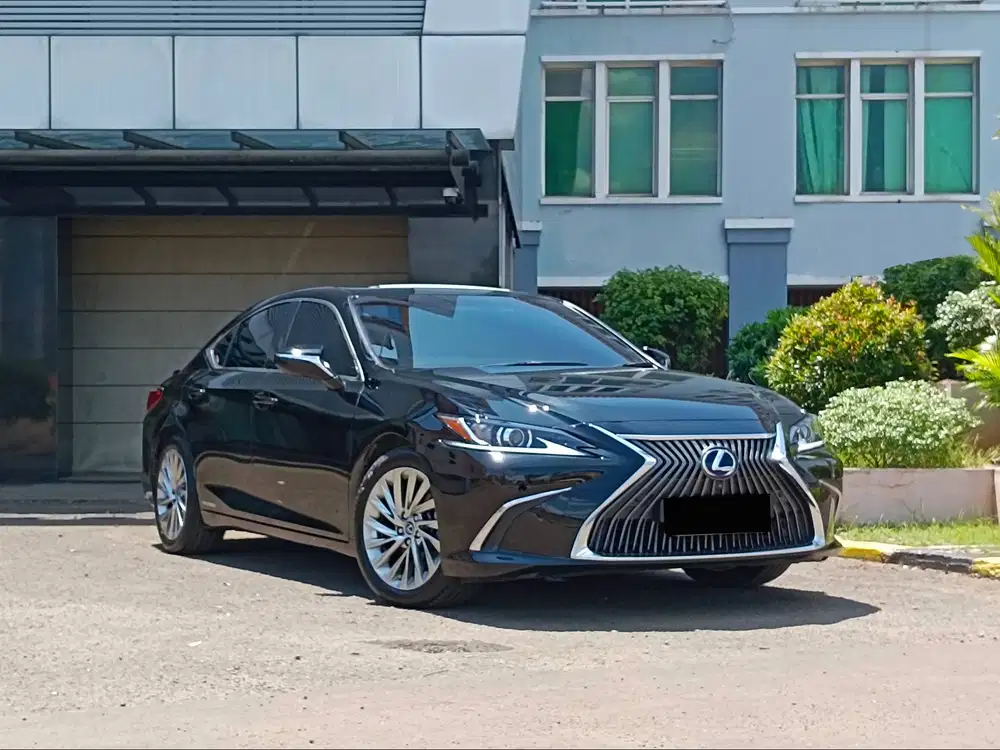 Bunga=4% PAJAK APRIL 2027 KM=35K LEXUS ES300h ULTRA LUXURY 2021 HYBRID