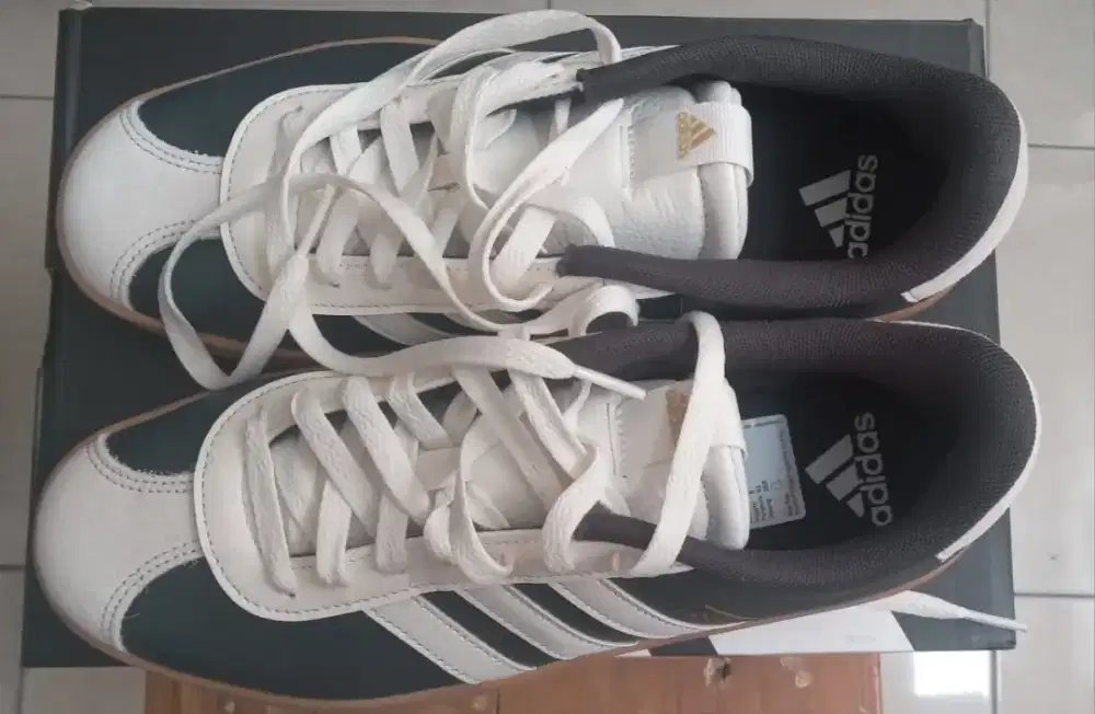 Sepatu Adidas baru belum pernah di pakai
