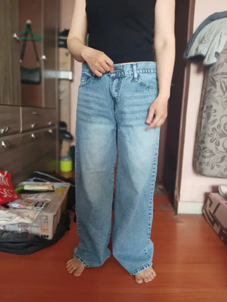 wide leg jeans new with tag