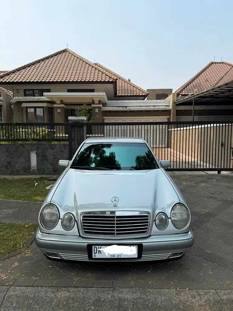 Mercedes Benz W210 E320 AT
