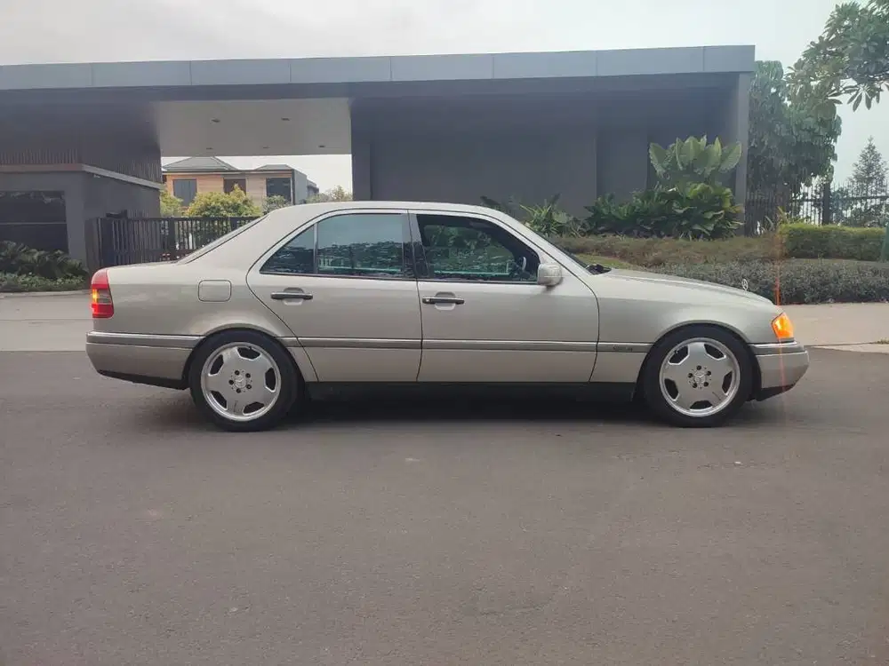 MERCEDES-BENZ C-CLASS TYPE C230 ELEGANCE AT TAHUN 1997