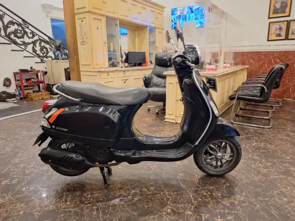 DP 1JT KREDIT PIAGIO VESPA LX125 FACELIT 2021 MESIN HALUS PAJAK HIDUP
