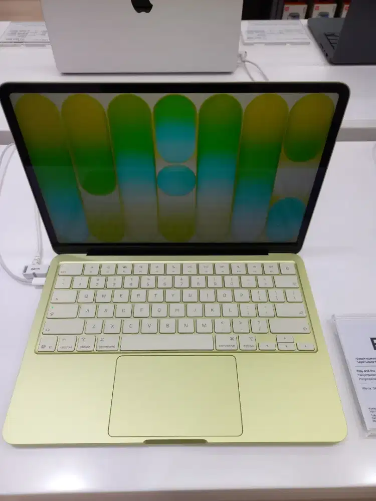 MacBook Neo 13inci