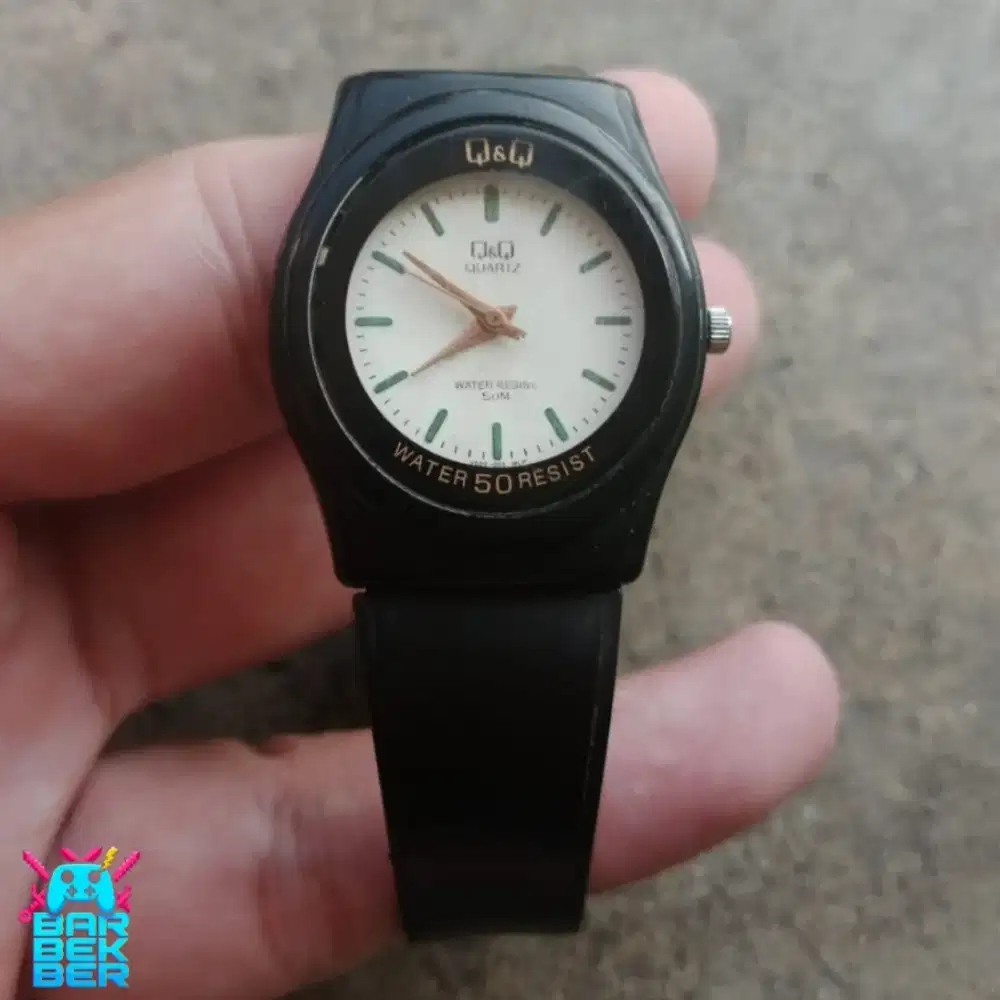 Jam Tangan Unisex Q&Q