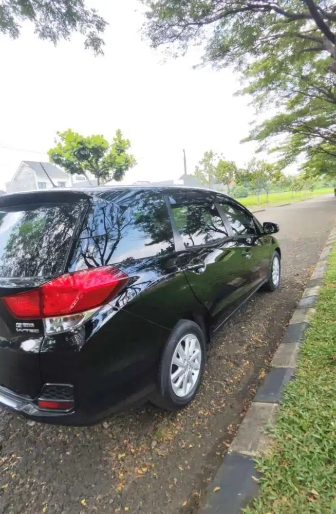 honda mobilio 2016 matic murah mulus jual cepat