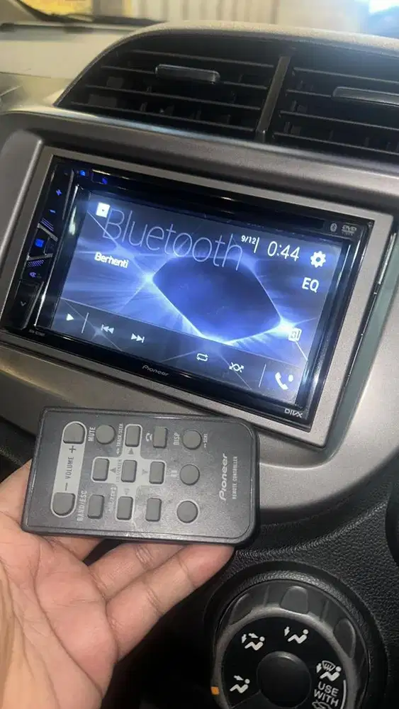 Satu set audio mobil