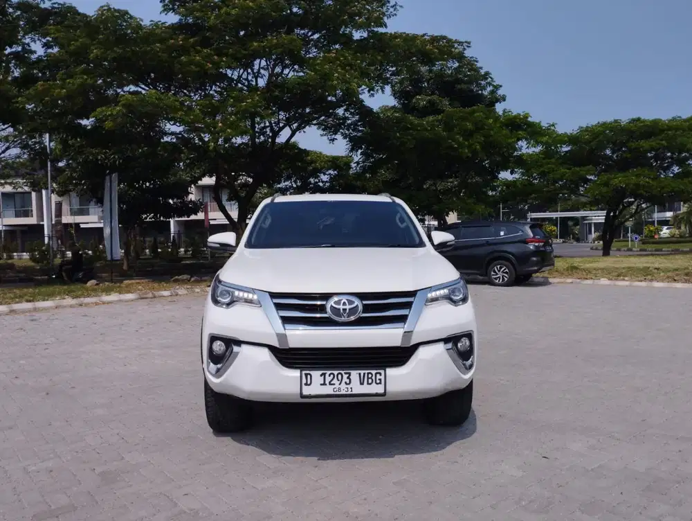 TOYOTA FORTUNER VRZ 2016 Dp 15 juta