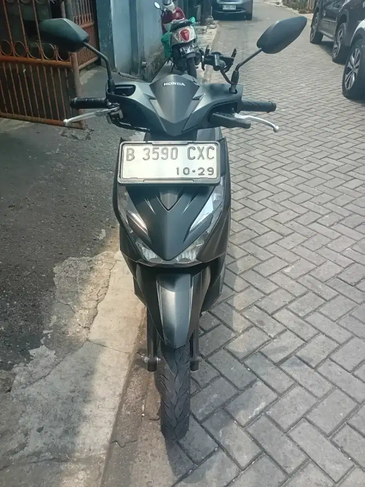 Di jual Beat deluxe tipe tertinggi keyles pajak hidup bisa pinjam KTP