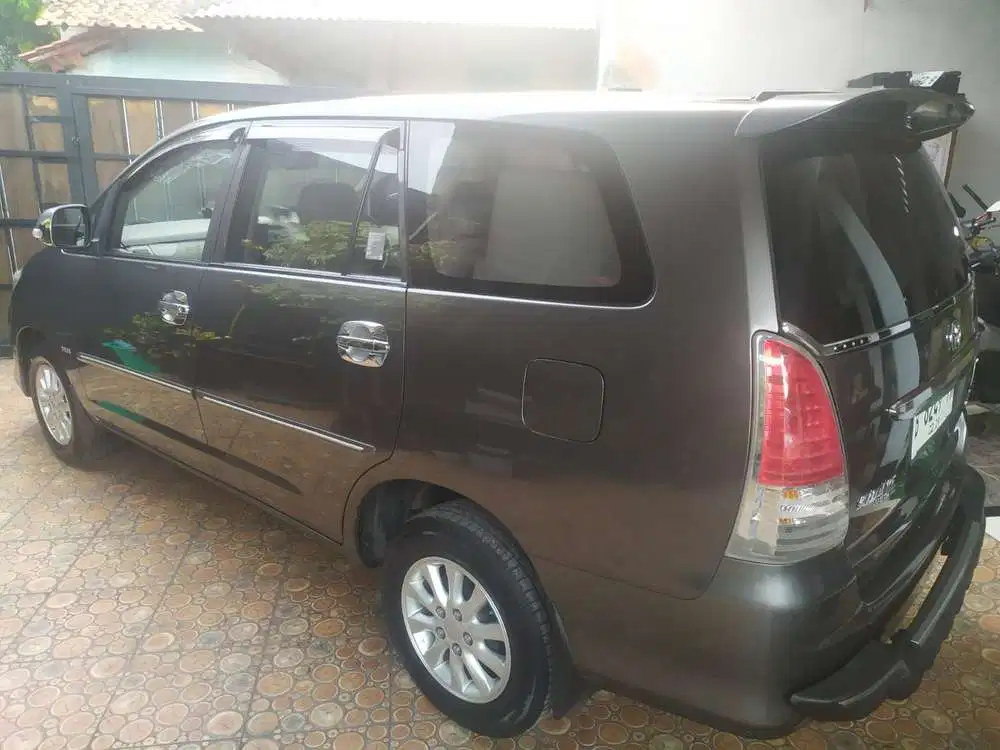 Toyota Kijang Innova 2009 Bensin