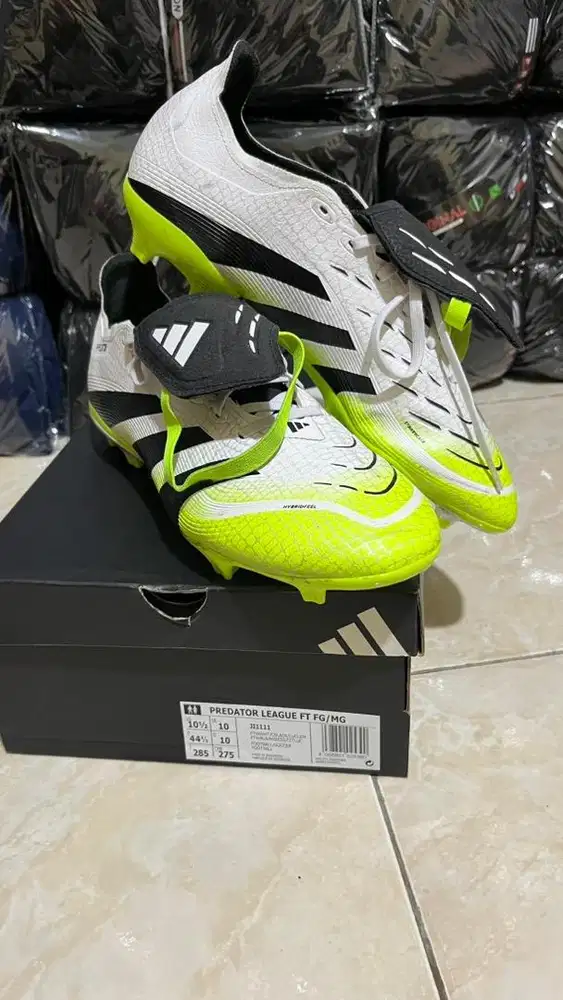 Adidas Predator League  44 2/3