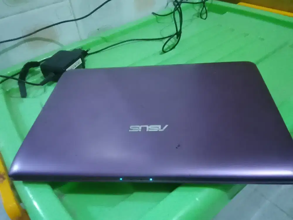 Dijual  CEPAT Laptop Asus EeePC 1025Ce series Tahun 2012 Bisa Nego