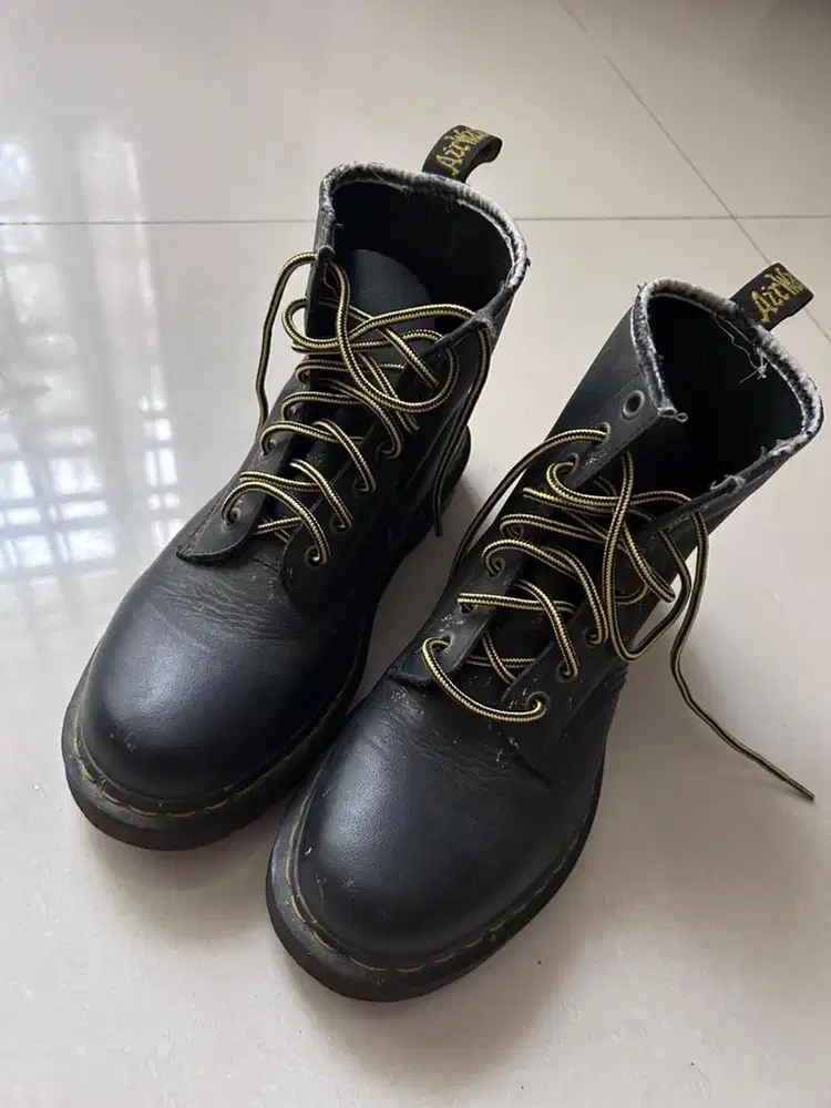 Sepatu Doc Mart asli