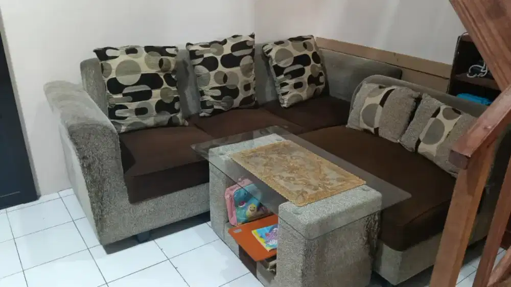 Sofa+meja dan bantal