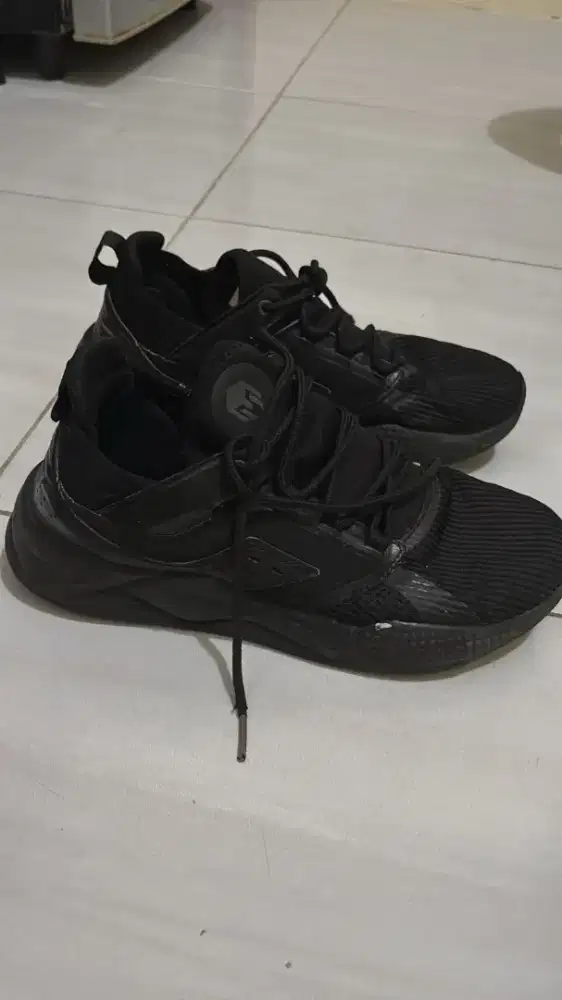 SEPATU MILLS HITAM SIZE 37-38