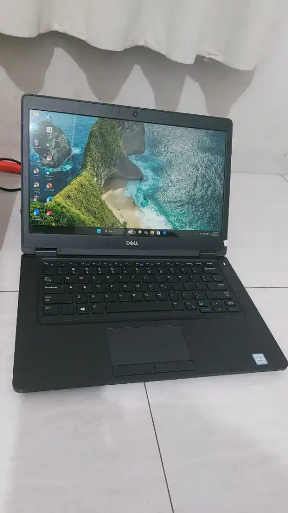 DELL 5490 - I5 GEN 8 - TOUCHSCREEN