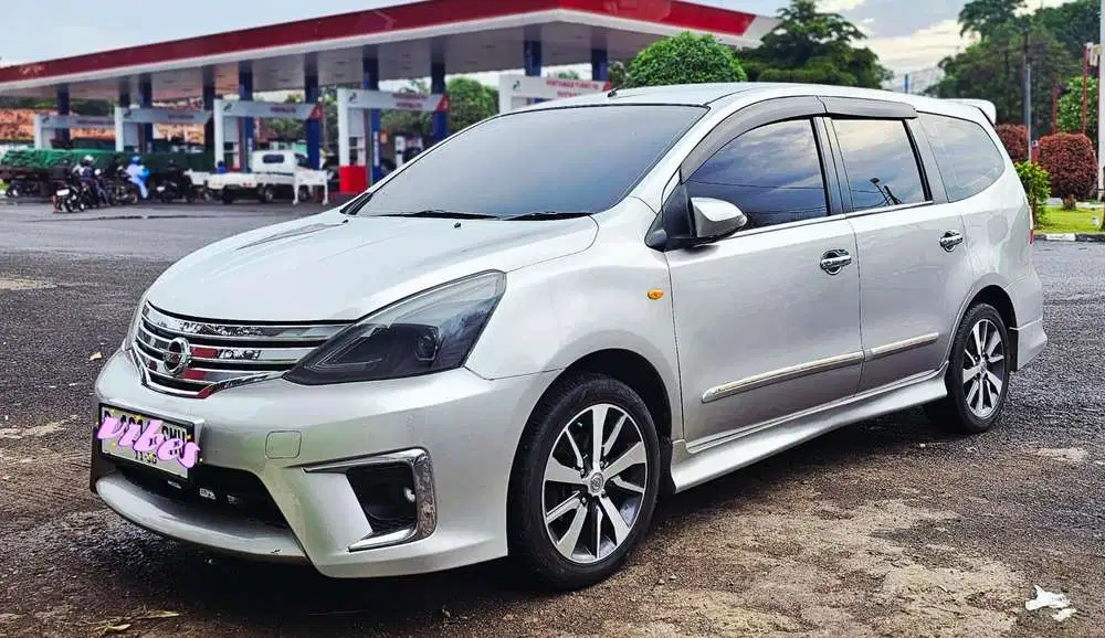 Nissan Grand livina 2011 Bensin