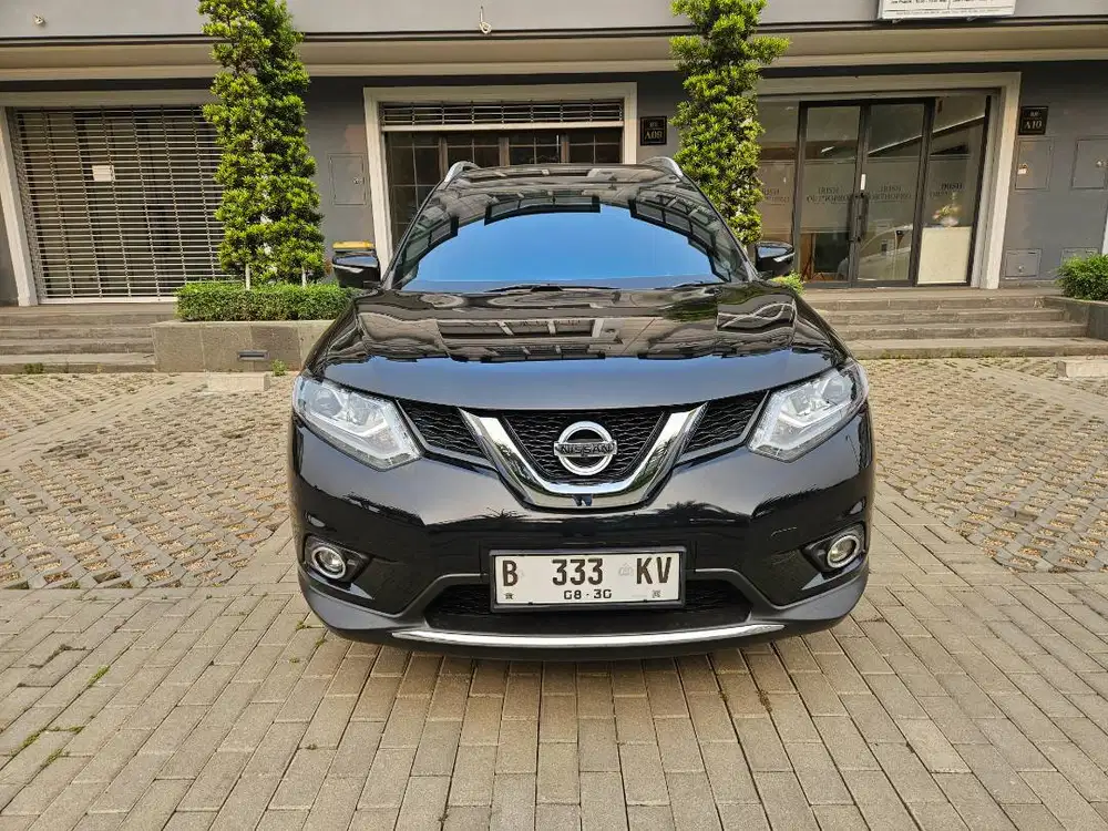Nissan X-Trail 2.5 Tahun 2015 Hitam AT