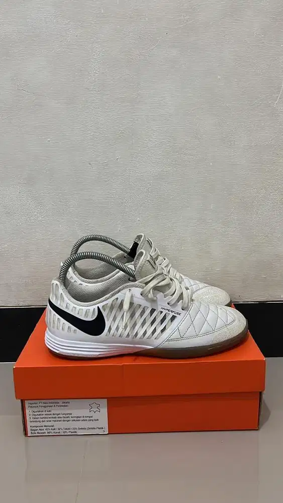SEPATU FUTSAL NIKE LUNARGATO 2
