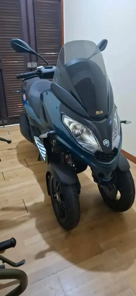 Piaggio MP 3 tahun 2022