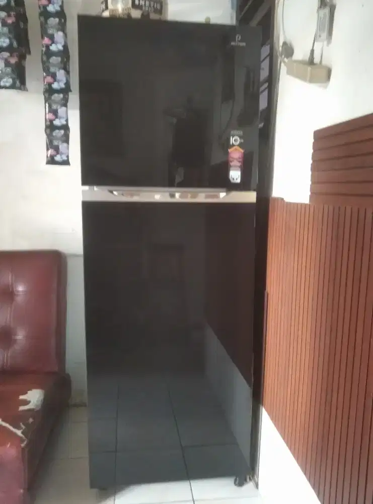 Dijual Kulkas 2 pintu merk Polytron inverest