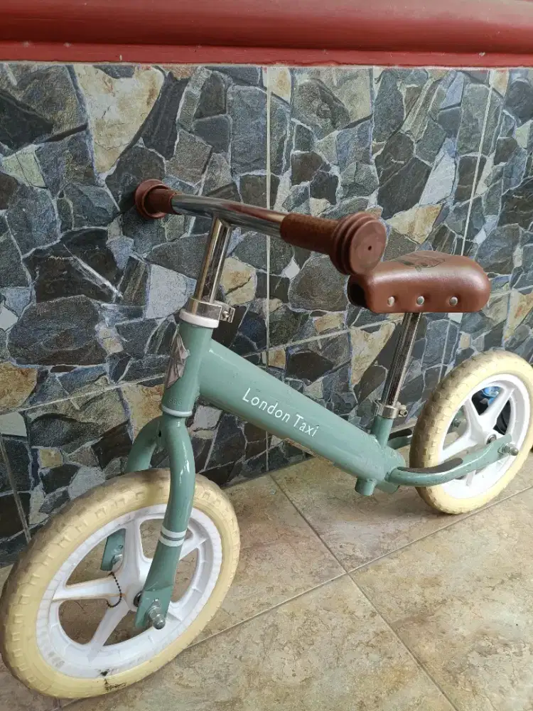 Jual Sepeda Push Bike London – Kondisi Bagus – 500K NET