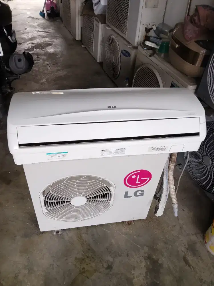 AC LG ½PK Lowwatt
