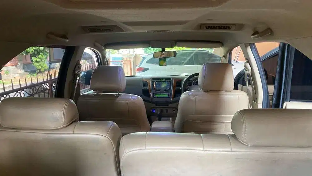Toyota Fortuner 2010 Bensin