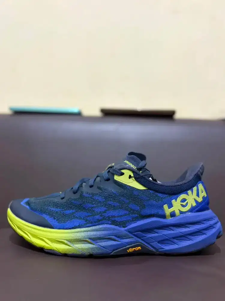 Sepatu speedgoat 5 ori (40) trail/running