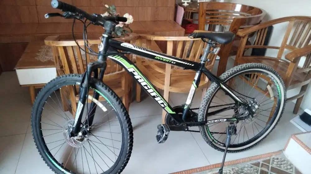 Sepeda bekas  Pacific Invert LX