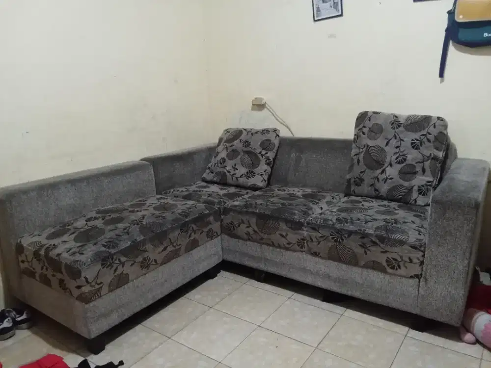 Sofa duduk bentuk L