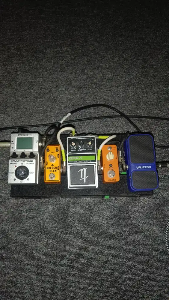 ​Full Pedalboard Compact Ready to Gig - Zoom Nobels ToneBox