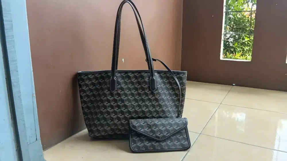 TOTEBAG CHRISTY NG (PRELOVED)