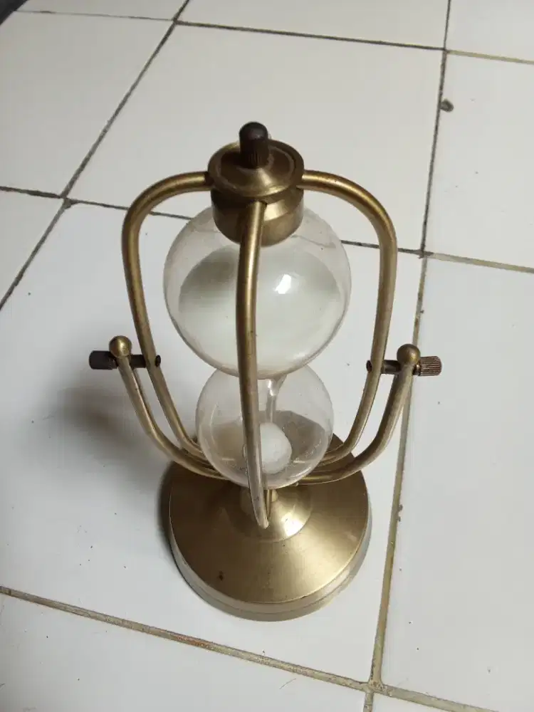 Jam pasir 30 menit  kondisi bekas