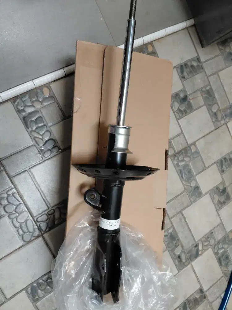 Shock breaker depan Brio baru pakai seminggu
