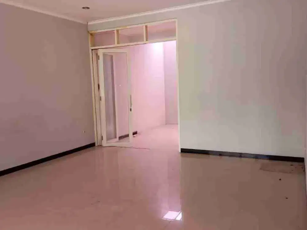 Jual Cepat Rumah TKI 5 Bandung 2 Lantai, 3 KT, SHM, Carport 2 – Rp1,65 M Nego