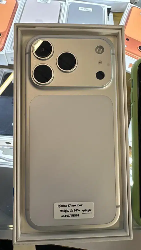 KREDIT IPHONE 17 PRO 256 SILVER LIKE NEW