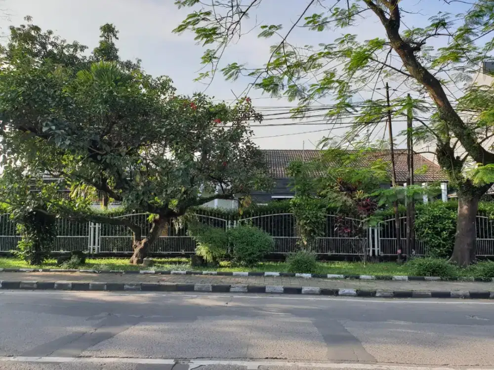 Jual rumah di aracamani endah no 18