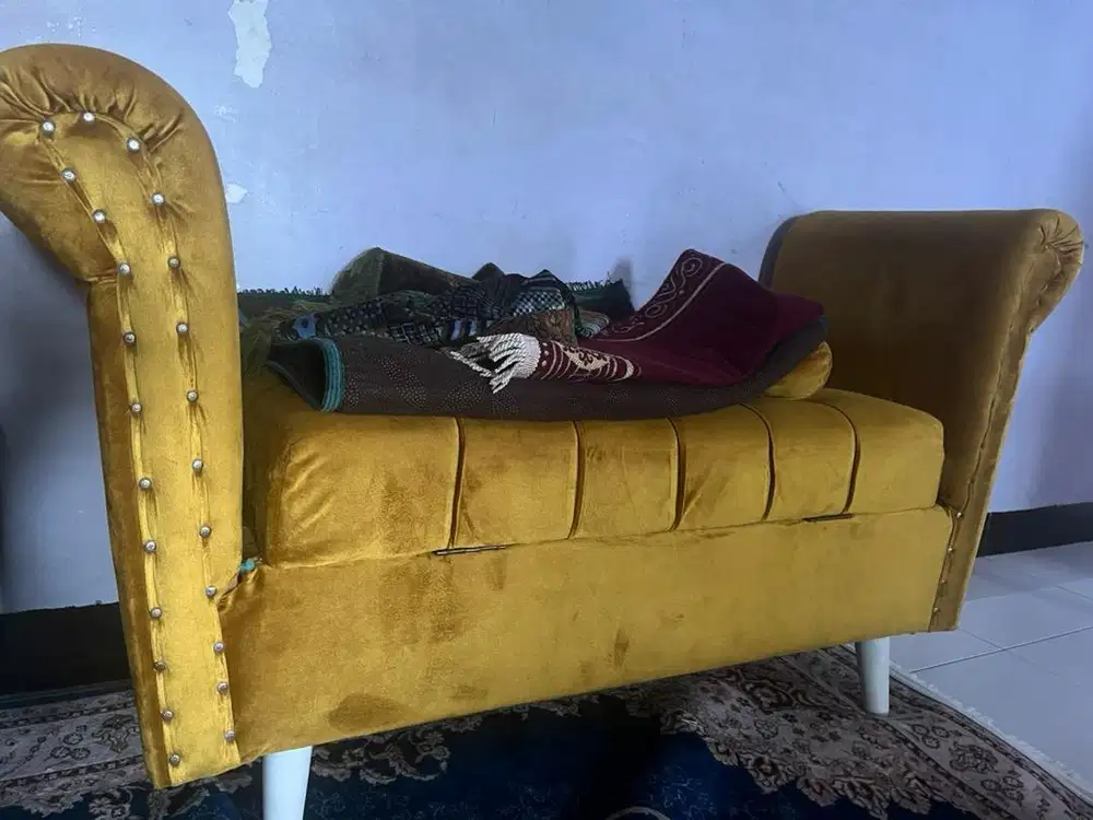Kursi bekas pakai kondisi masih bisa dipakai