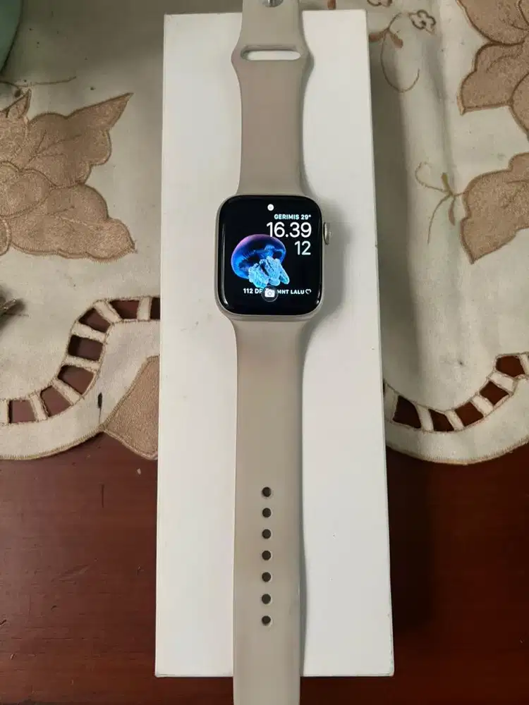 Appel watch series se gen 2 44 mm. Starlight, fullset, bekas ibix
