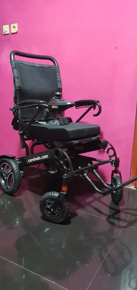 Kursi roda elektrik listrik