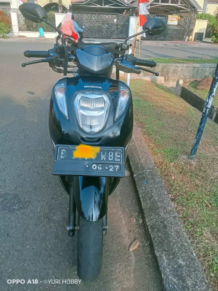 Honda New Genio 2022 Ban Donuts