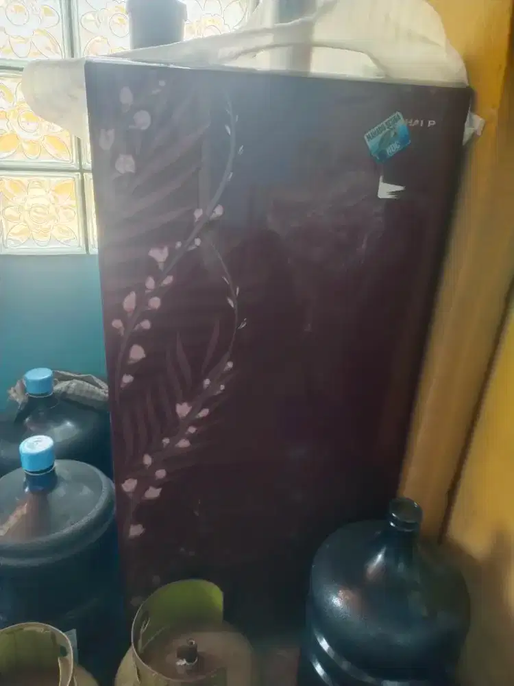 Kulkas Sharp 1 Pintu Merah Motif Bunga