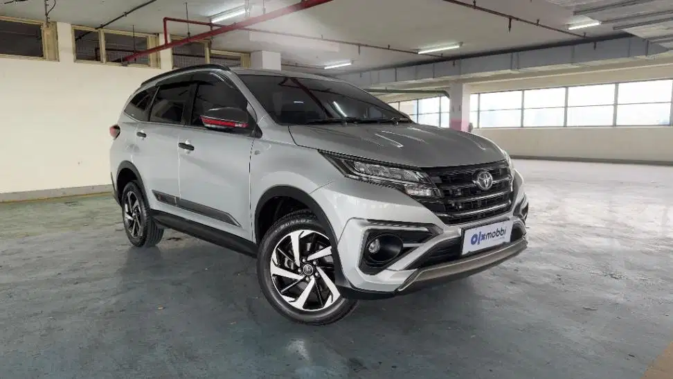 DP MURAH Toyota Rush 1.5 S GR Sport Bensin-AT 2021 Silver CDFGB