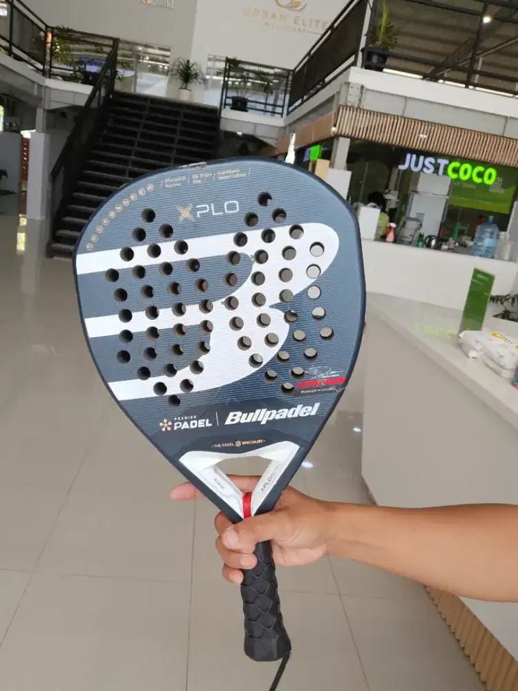 Raket padel minusan