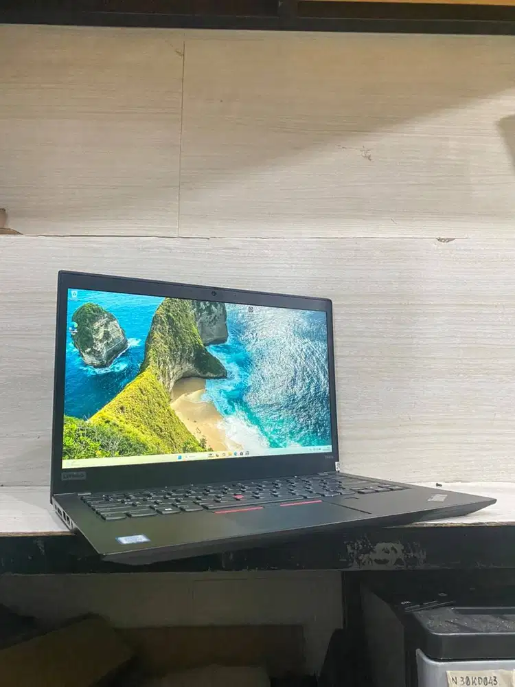 Lenovo thinkpad T490S intel core I5 Gen 8 Ram 16GB SSD 256GB Touch