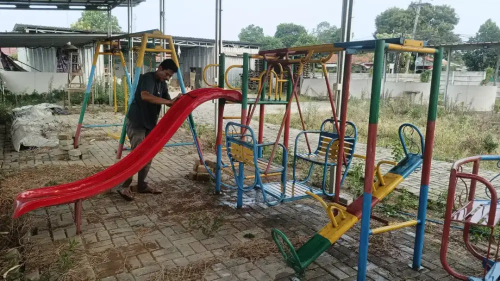 dijual 4 mainan anak dari besi