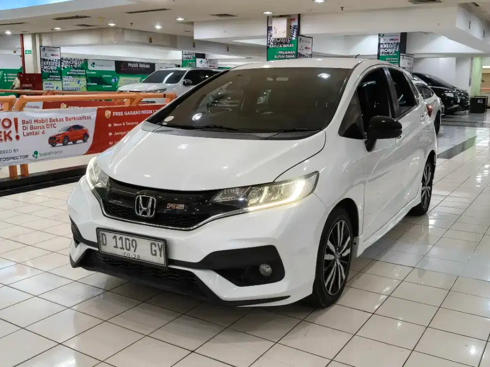 Honda Jazz RS CVT 1.5 Putih 2018 Matic / AT ISTIMEWA BOSS !!