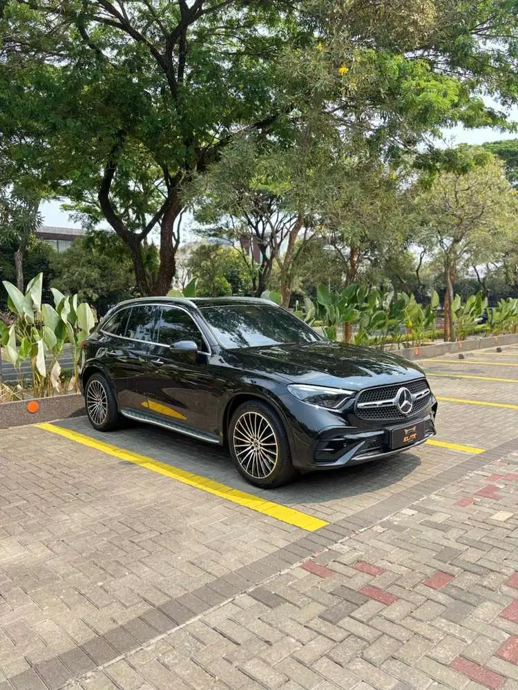 Mercedes Benz GLC 300 4MATIC AMG Line 2024