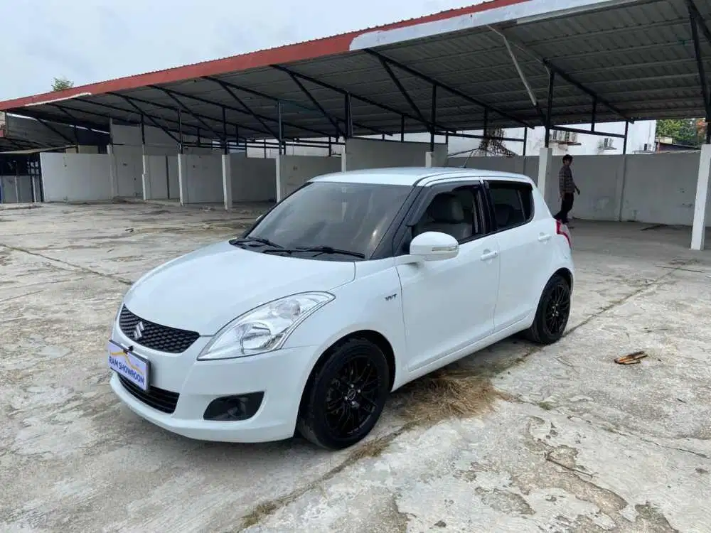 SUZUKI SWIFT GX AT 2014
